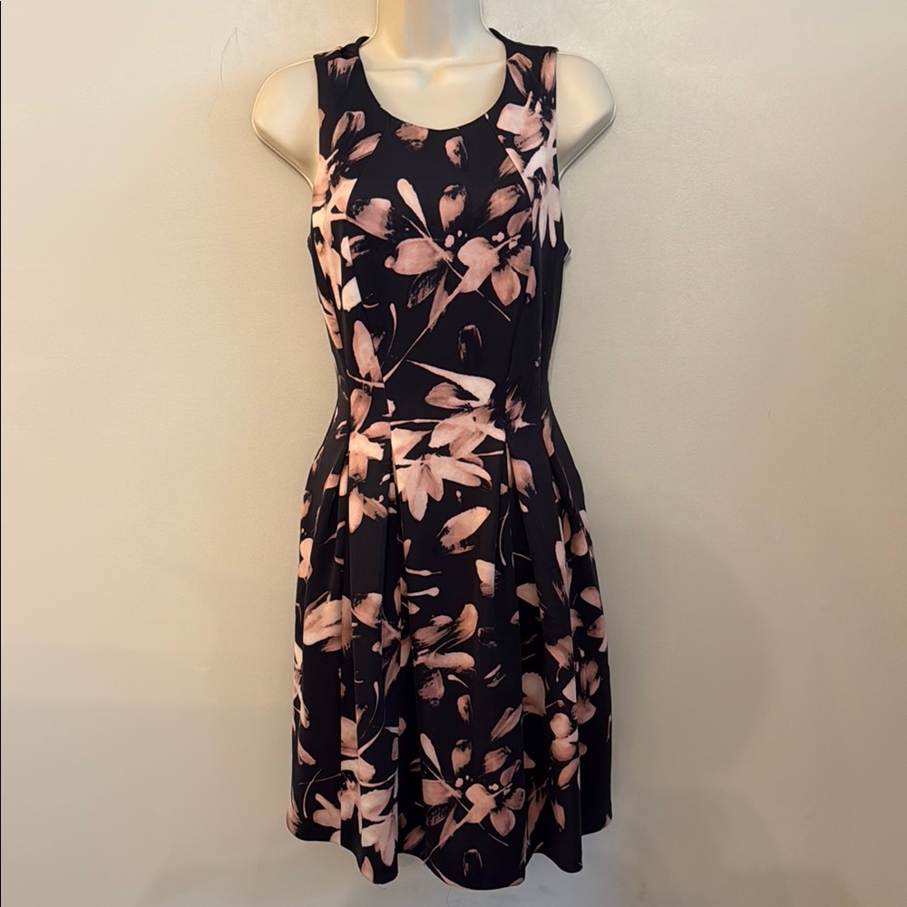Nine West Gray Flare Dress Blush Pink Floral Print Classic Chic Size 6 Sleevless